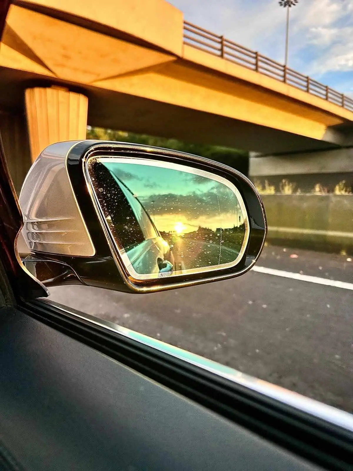 East Coast Travel Mercedes Benz LWB